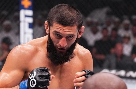 Khamzat Chimaev quebra protocolo e faz pedido inédito ao UFC para luta