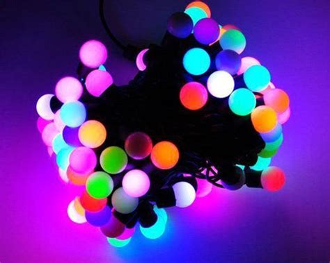 Как повесить и чем закрепить гирлянду на фасад дома