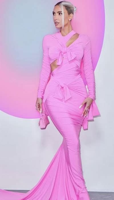 Kim Kardashian Flaunts Hourglass Figure In Stunning Hot Pink Dress At Baby2Baby Gala