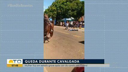 Mulher Que Caiu De Cavalo Durante Cavalgada Transferida Para Sala