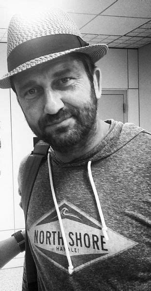 Pin By Ginger Hinosa On Hot Actors Gerard Butler Hot Actors