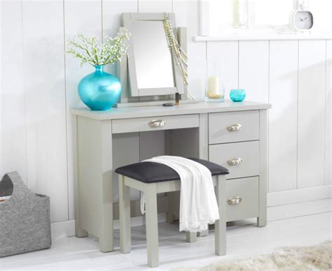 Grey Bedroom Furniture to Fit Your Personality