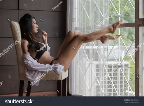 Photo De Stock Sexy Woman Wear Black Lingerie Shutterstock