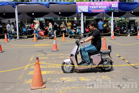 Foto Deretan Motor Listrik Harga Subsidi Di Gelaran Otomotif Inabuyer