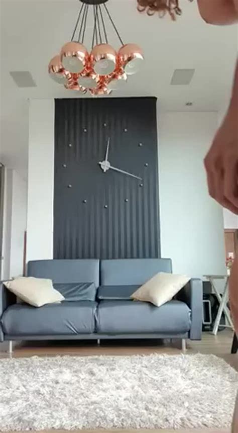 Legs To Match The Ass Scrolller