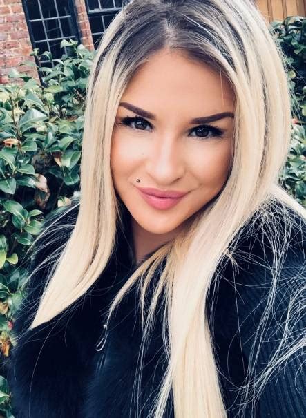 Cheyanne Amsterdam S Brunette Escort For Elite Pleasure