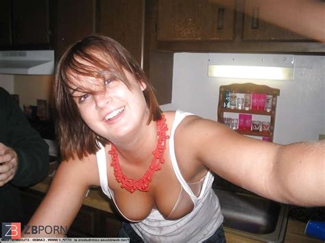 Nips Pokies Bare Chested Downblouse ZB Porn