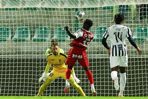 Sporting De Braga Vence Portimonense E Fica A Dois Pontos Do FC Porto