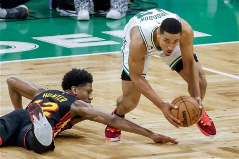 Malcolm Brogdon Named Nba S Sixth Man Of The Year