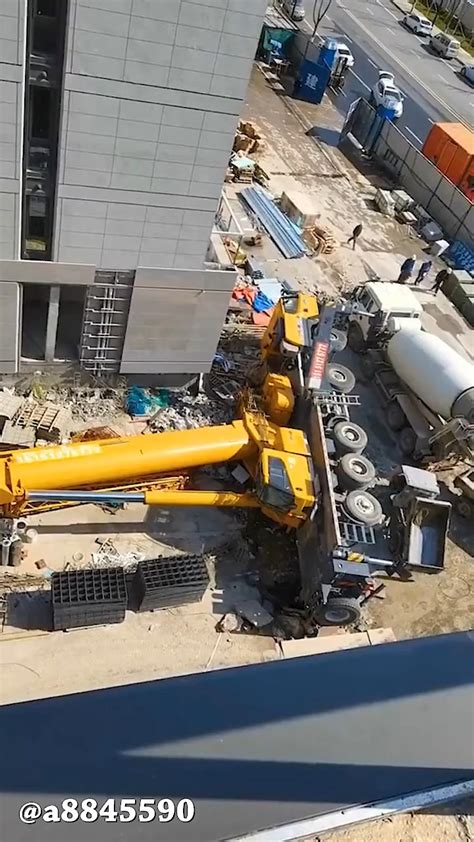 Mobile Crane Super Fails Reelsfb Crane Fails Global Military Video