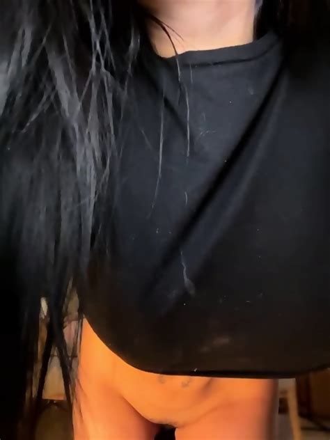 Clara Se Masturba Deliciosa Con Su Vagina Y Abdomen