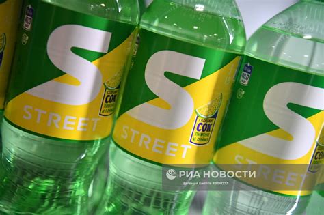 Производство газированных напитков на московском комбинате "Очаково ...