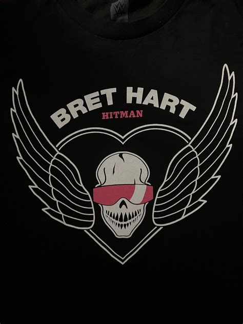 Bret Hitman Hart WWE T Shirt Vintage WWF Logo Skull Wings Foundation