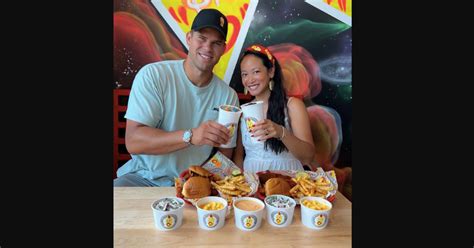 Dave S Hot Chicken Opens First MN Location Courtesy Of NBA Star Bring Me The News