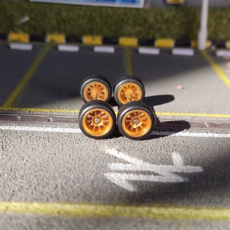 HOT WHEELS Llantas De Goma De Radios Dorados Shopee México
