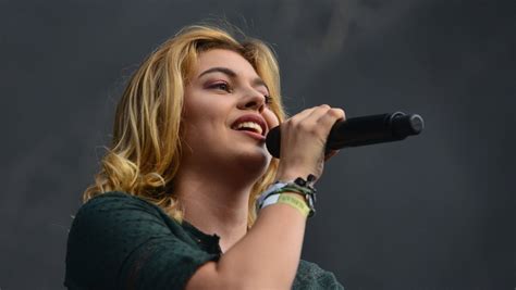 Louane De Retour Au Bikini Ladepeche Fr