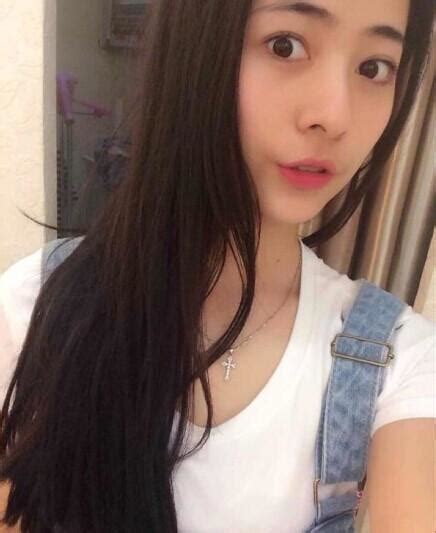 Nữ giáo viên tiểu học xinh hơn hot girl làm chao đảo cư dân mạng trung Quốc