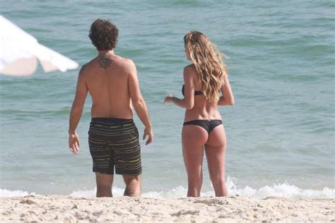 Hot Sexy Rafa Brites Bikini Pics