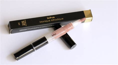 Batom Monique Alfradique Matte Cor Nude Tô Bege Vício de MeninaVício de Menina