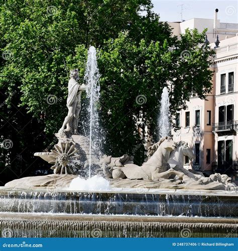 Neptune Chariot Horses Statue Fountain At Madrid Royalty Free Stock