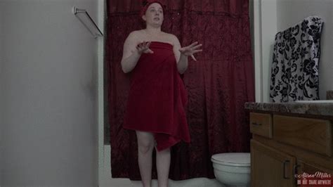 Lotioning A Freshy Veeted And Washed Nude Body The Alison Miller Clips Sale