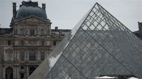 Video Evacuaron El Museo Del Louvre Y El Palacio De Versailles Por