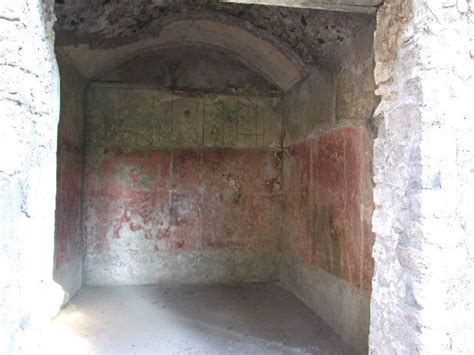 HGW24 Pompeii December 2006 Looking East Through Window Into One Of