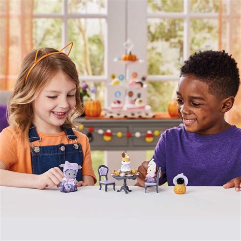 Calico Critters Halloween Surprise Party Set(Multicolor) - Calico Critters