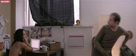 Naked Zoe Kravitz In Pretend We Re Kissing