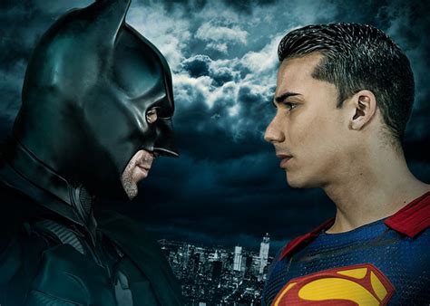 Depois de Star Wars produtora lançará paródia pornô gay de Batman