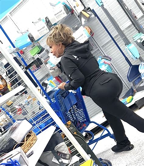 Butterface CRAZY BBL Milf Tight Jeans Forum