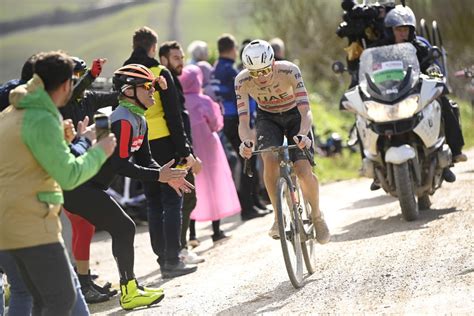 Veni Vidi Vici Exhibici N Desde Km A Meta De Tadej Pogacar En La