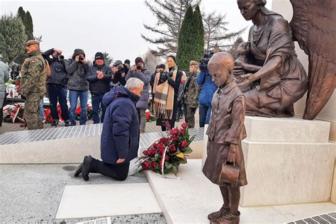 Ods Oni To Pomnik Pami Ci Dzieci Polskich Zdj Cia Wideo Radio D