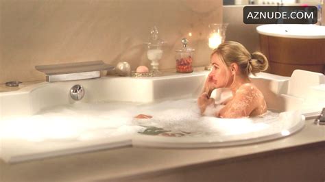 LES YEUX JAUNES DES CROCODILES NUDE SCENES AZNude