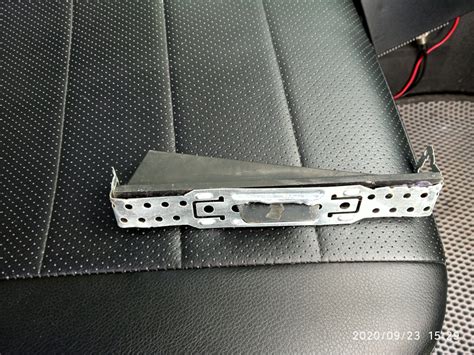 Крышка салонного фильтра — УАЗ Patriot, 2,7 л, 2013 года | своими ...