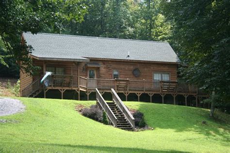 Mt Airy Cabins: Mt Airy Cabins - Getaway to Mayberry