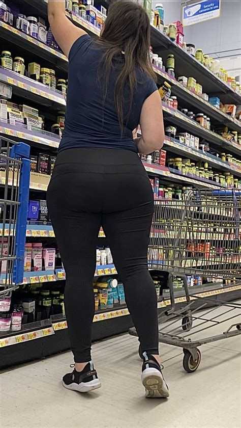 Amazing Big Booty Spaniard Milf In Tight Leggings Forum