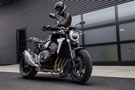 Te Presentamos La Honda CBR Una Naked Renovada Al Completo E