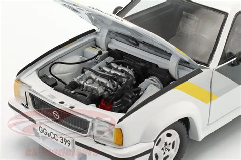 Sun Star Models 1:18 Opel Ascona 400 Byggeår 1982 hvid / gul / Grå ...