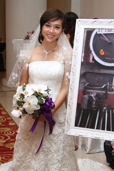 Hot girl xấu đẹp ra sao trong lễ cưới