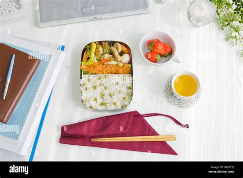 Japanese Bento Boxes Hi Res Stock Photography And Images Alamy