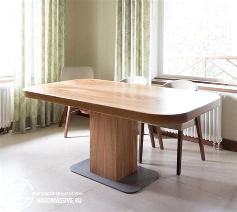 Деревянный стол на одной ноге - 82 фото