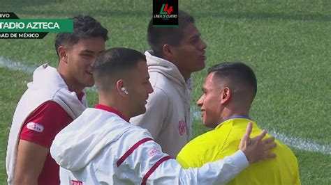 El abrazo del ex Malagón saludó con alegría al plantel del Necaxa