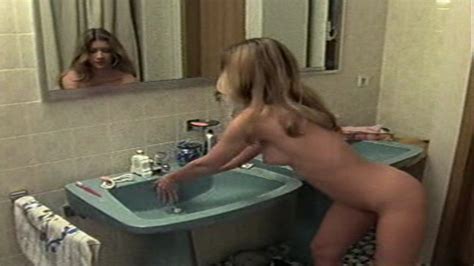 Naked Erika Cool in Unersättlichen