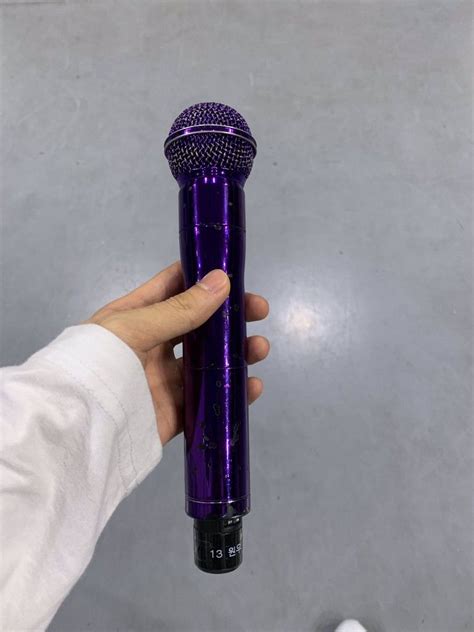 Seventeen Wonwoo hand microphone | Gambar, Produk, Hiburan