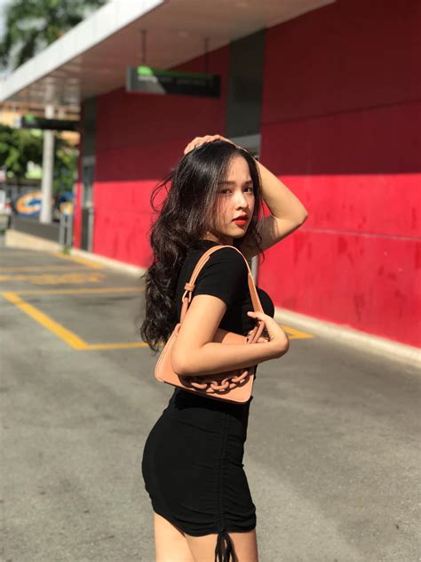 Hot Teen Hu Nh H N Tr C L M