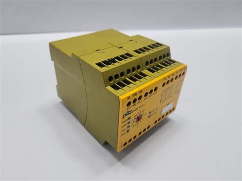 PILZ PNOZ XV3 1 3 24VDC 3N O 1N C 2N O T SAFETY RELAY 774532 EBay