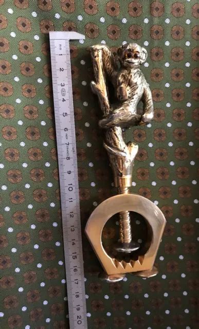 Casse Noix Noisette Figuratif Singe Sur Branche Rare Ancien Antique