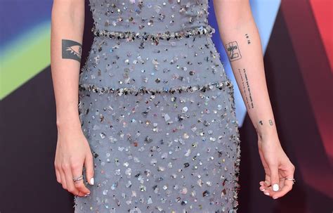 Kristen Stewarts Right Wrist Tattoos What Do Kristen Stewart S