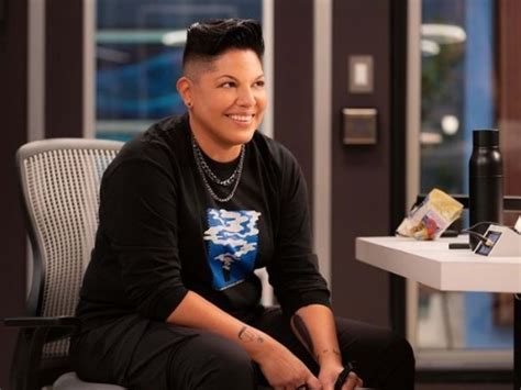 La Historia De Sara Ram Rez El Personaje Latino No Binario De Sex And The City